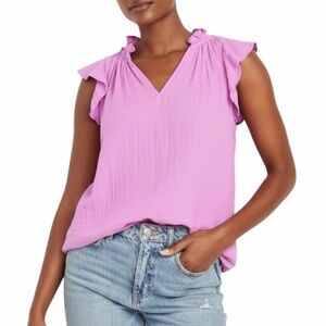 ⭐️ Old Navy ($45) Sleeveless Crinkle Cotton Gauze Top - PTP 25